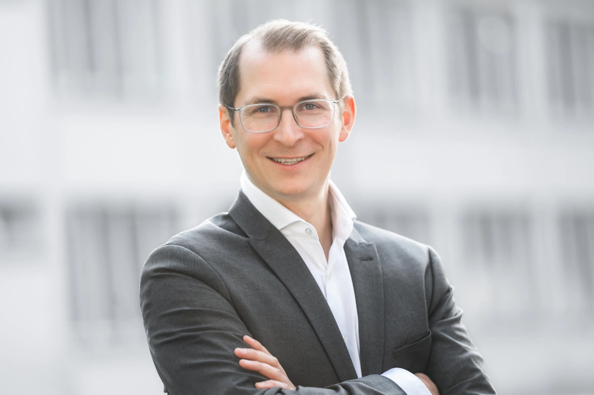 Simon — Gründer · Ihr Ansprechpartner
